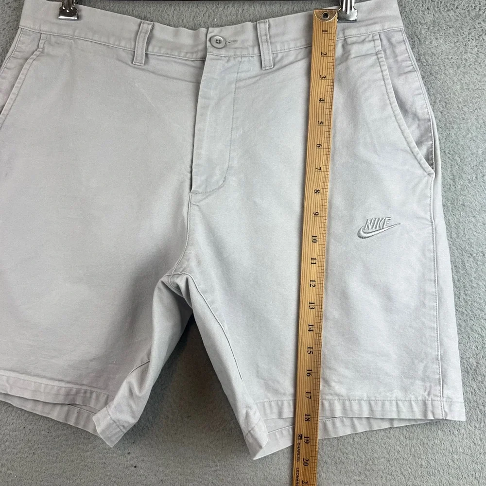 Nike Mens Light Gray Cotton Twill Chino Shorts Size 34 Casual Sportswear Logo